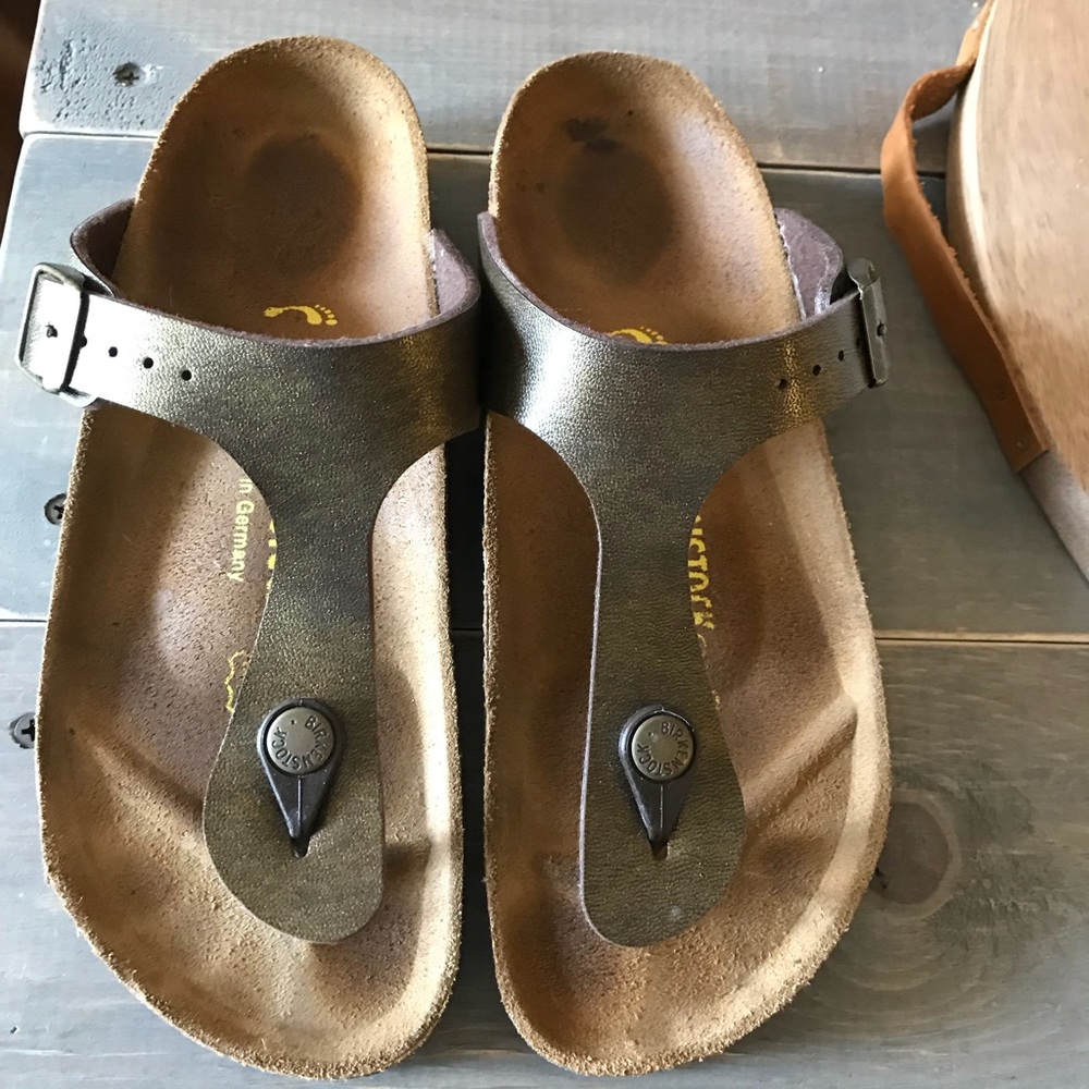 Birkenstock Gizeh Size 36 Golden Brown